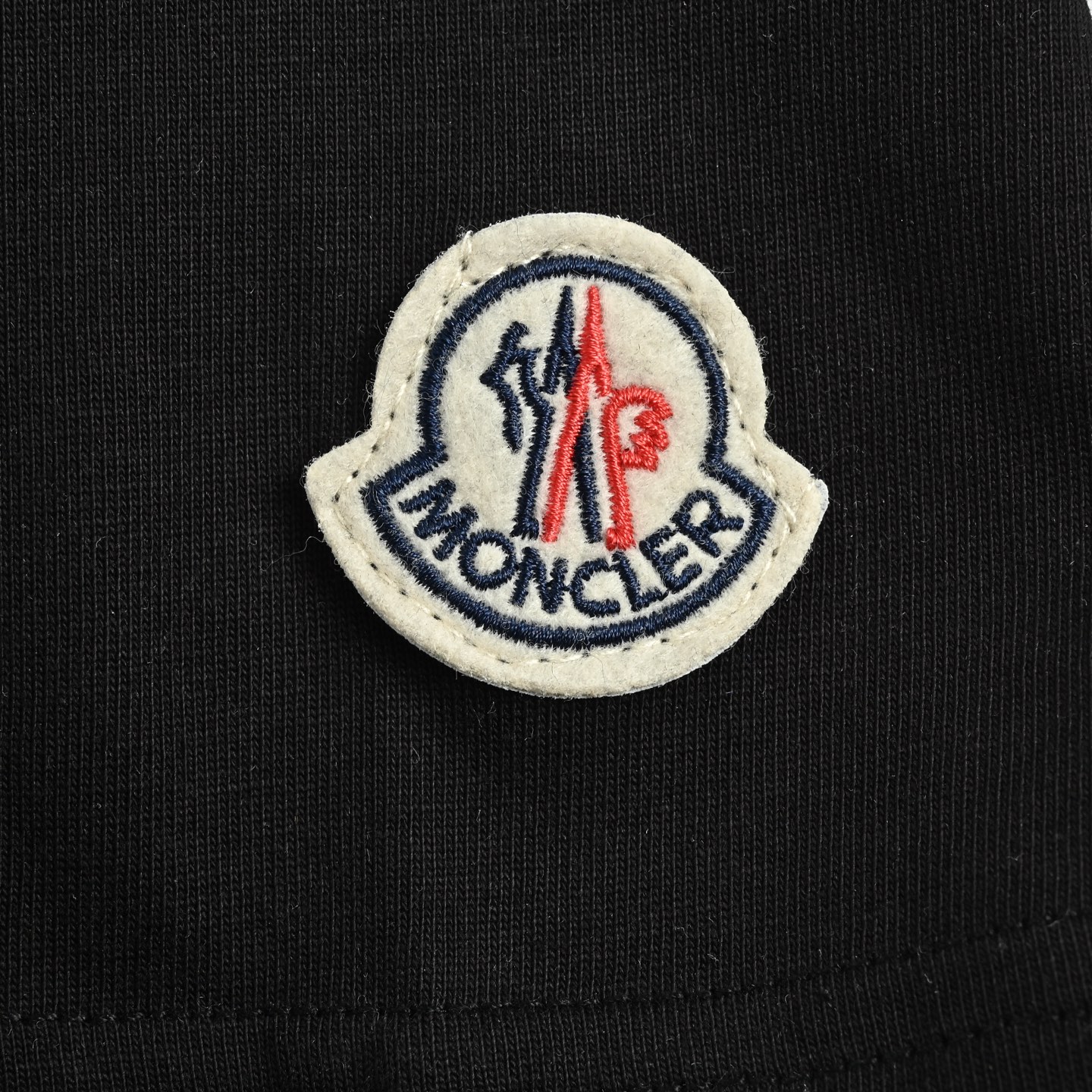 Moncler/蒙口 26ss 限定涂鸦短袖-Chinese UA Cheap High Quatity Brand Clothes Bags handbags Sneakers wholesale wholesaler seller from China Factory suppliers Fashion Clothing Shoes best Quality Beautiful Price Moncler/蒙口 26ss 限定涂鸦短袖