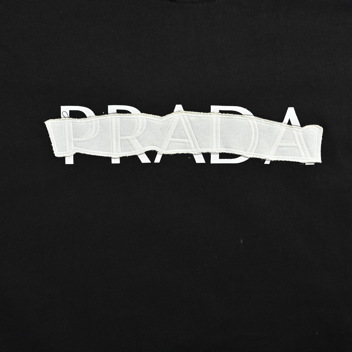 Prada/普拉达 贴布刺绣字母短袖 白色 黑色