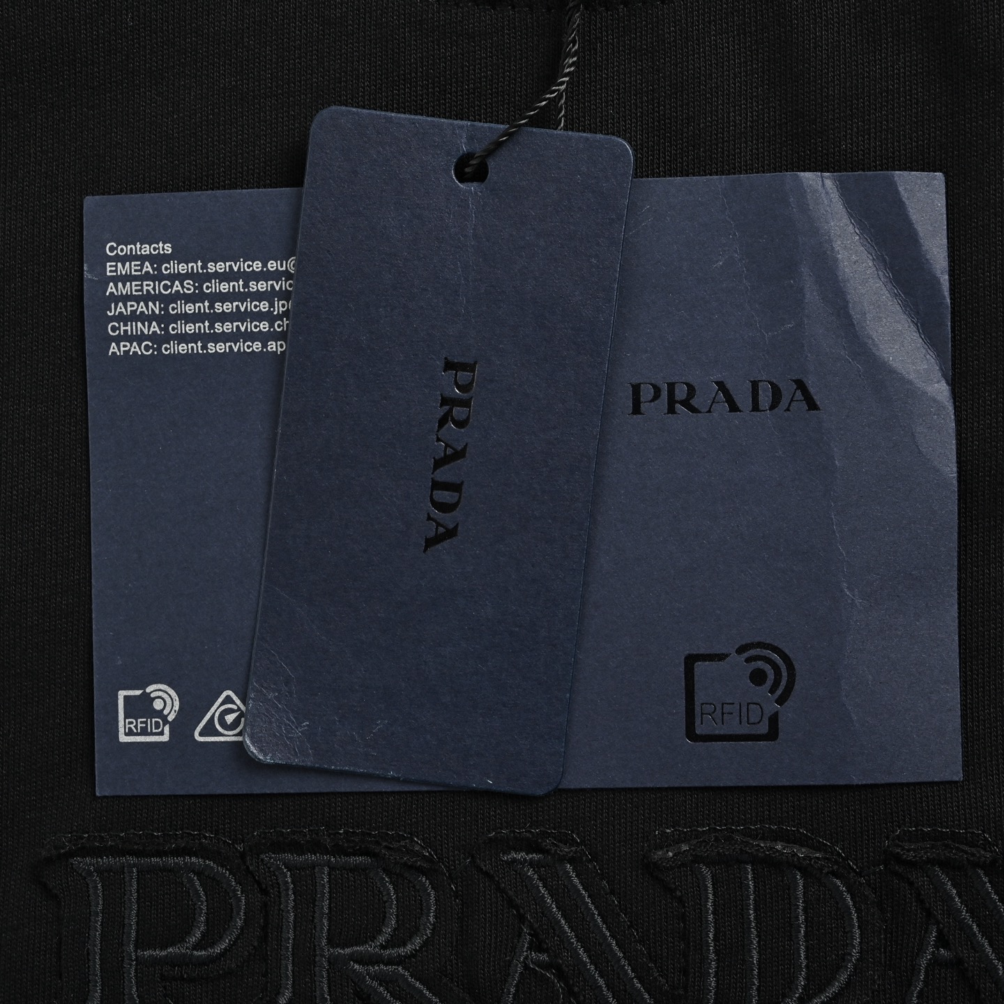 Prada/普拉达 26ss 贴布绣字母明线短袖 白色 黑色 Prada/普拉达 26ss 贴布绣字母明线短袖 白色 黑色
