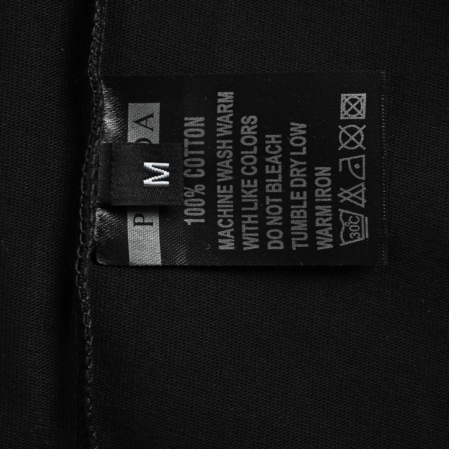 Prada/普拉达 26ss 贴布绣字母明线短袖 白色 黑色 Prada/普拉达 26ss 贴布绣字母明线短袖 白色 黑色