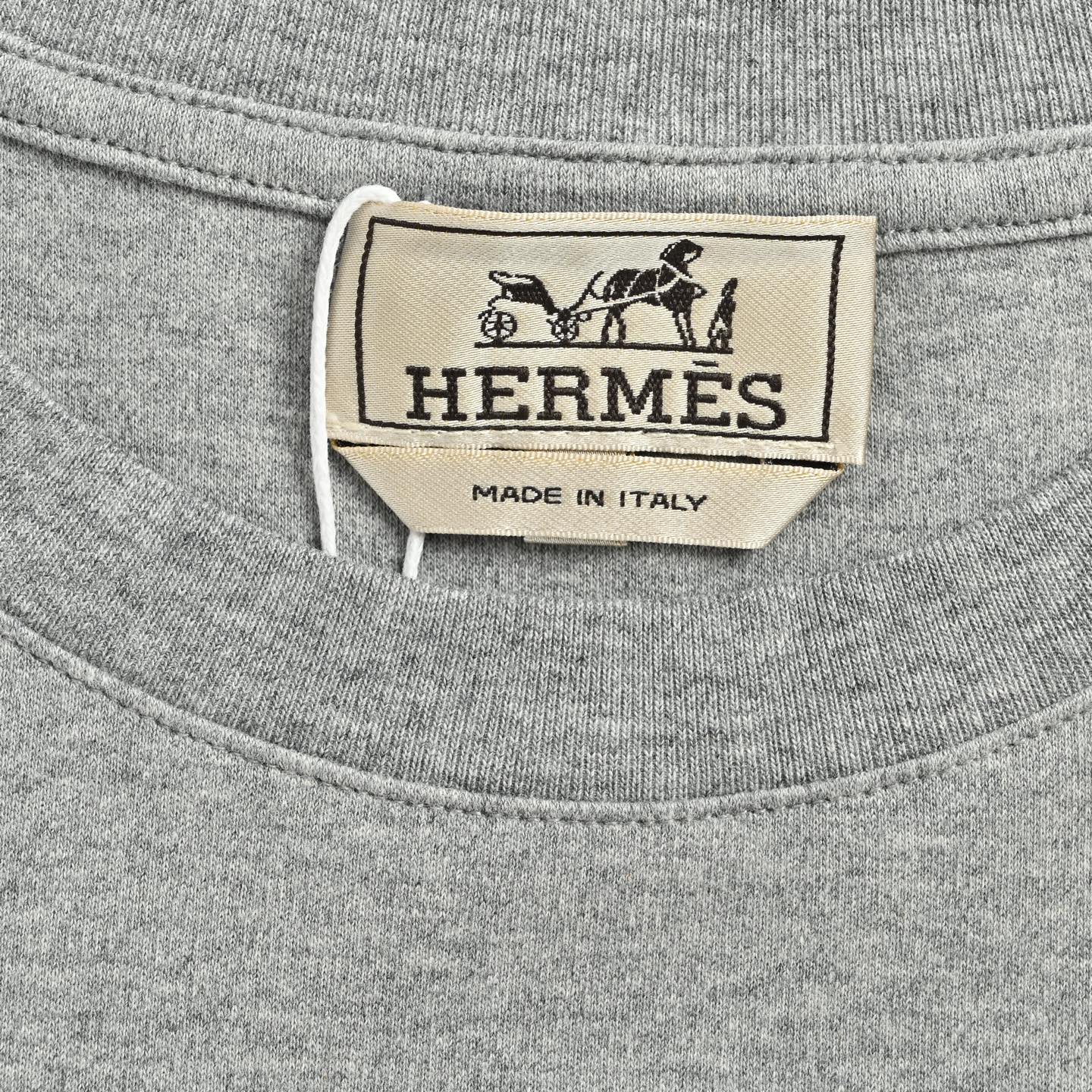 Hermes Paris 爱马仕 皮革贴饰logo刺绣短袖 Hermes Paris 爱马仕 皮革贴饰logo刺绣短袖