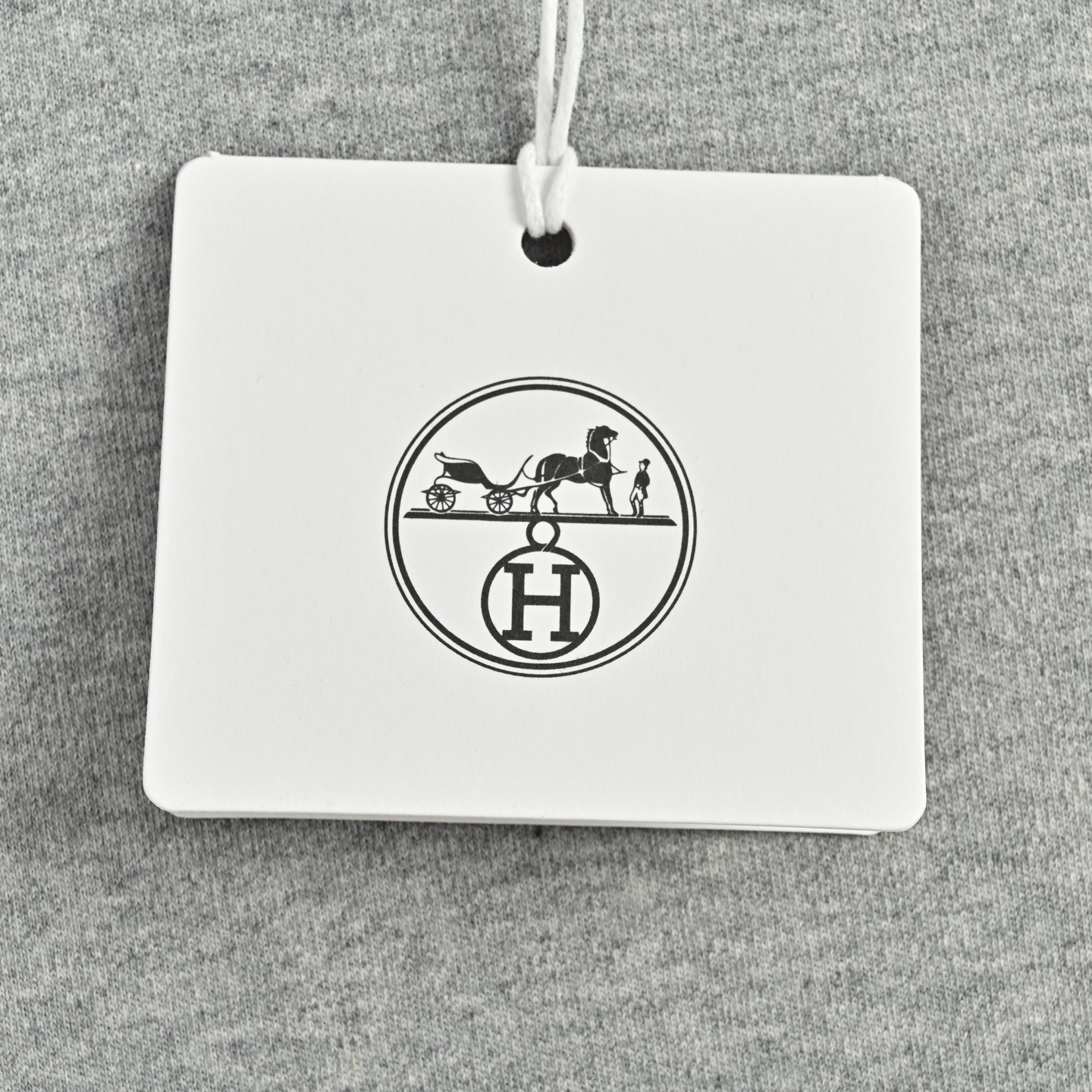 Hermes Paris 爱马仕 皮革贴饰logo刺绣短袖 Hermes Paris 爱马仕 皮革贴饰logo刺绣短袖