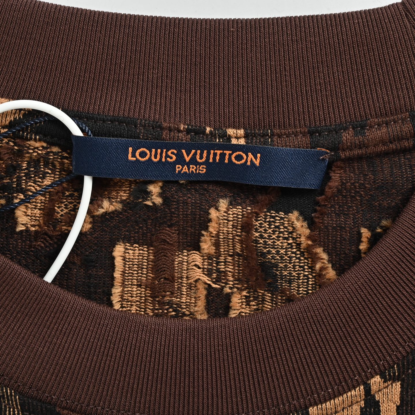 Louis Vuitton/路易威登 26ss 扭曲老花提花短袖-Top High Quatity Cheap Sneakers Fashion Clothing Clothes Bags handbags Shoes of all Brand wholesale With The best Quality And Beautiful Price from China Factory Chinese suppliers wholesaler seller Louis Vuitton/路易威登 26ss 扭曲老花提花短袖
