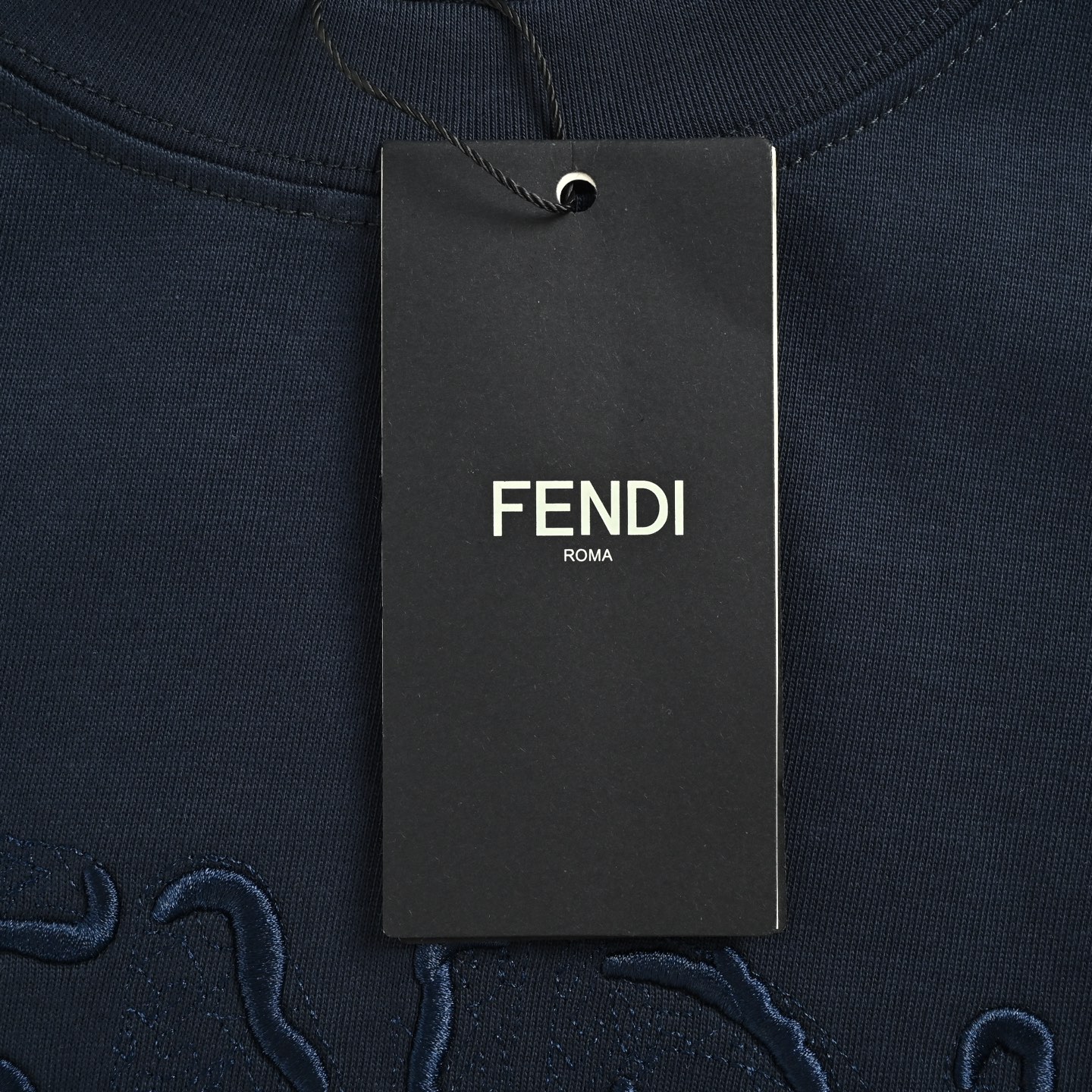 Fendi/芬迪 26ss 扭曲字母刺绣短袖 轻奢主义 黑色/白色-Top High Quatity Cheap Sneakers Fashion Clothing Clothes Bags handbags Shoes of all Brand wholesale With The best Quality And Beautiful Price from China Factory Chinese suppliers wholesaler seller Fendi/芬迪 26ss 扭曲字母刺绣短袖 轻奢主义 黑色/白色