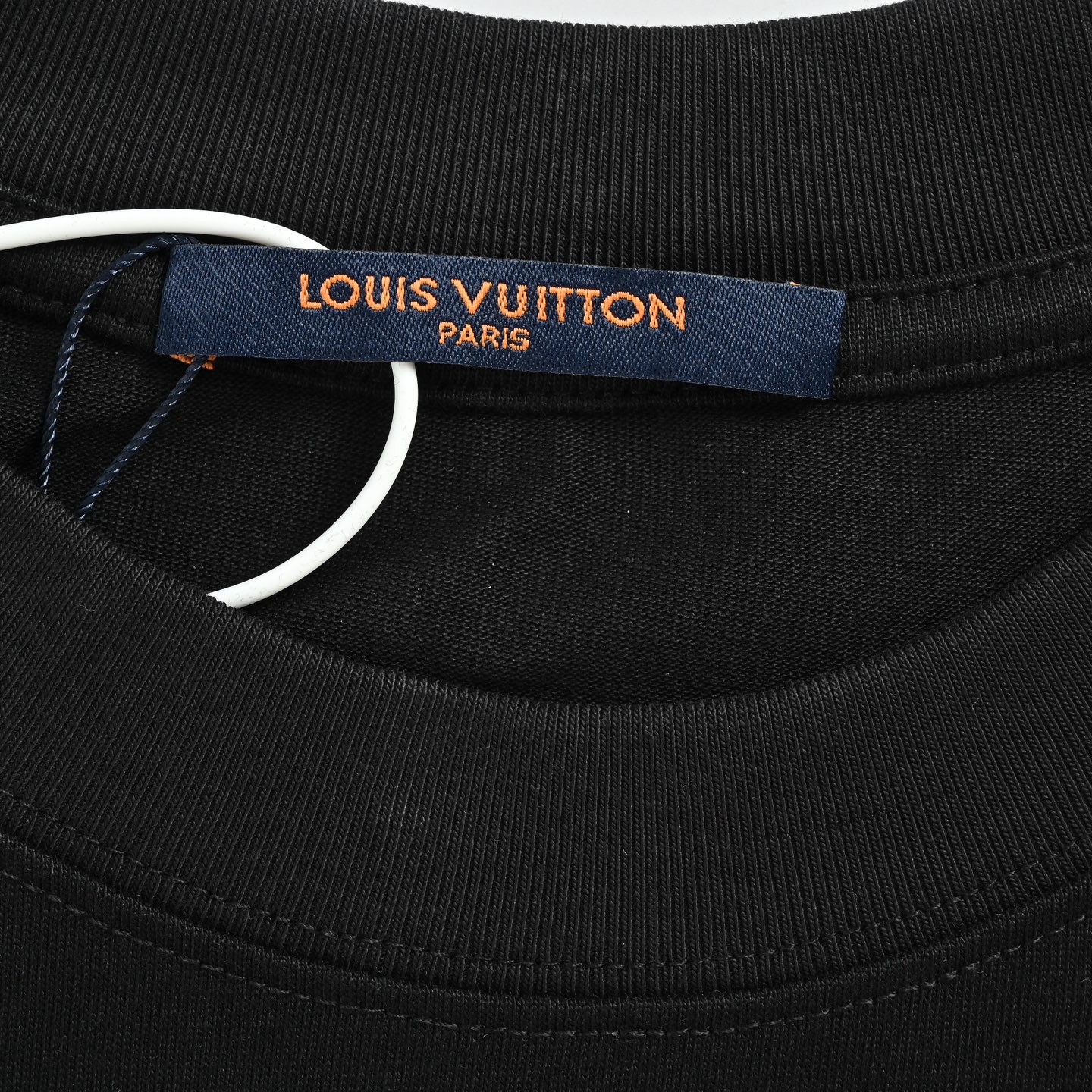 Louis Vuitton/路易威登 贴布字母logo刺绣短袖 黑色/白色-Chinese UA Cheap High Quatity Brand Clothes Bags handbags Sneakers wholesale wholesaler seller from China Factory suppliers Fashion Clothing Shoes best Quality Beautiful Price Louis Vuitton/路易威登 贴布字母logo刺绣短袖 黑色/白色