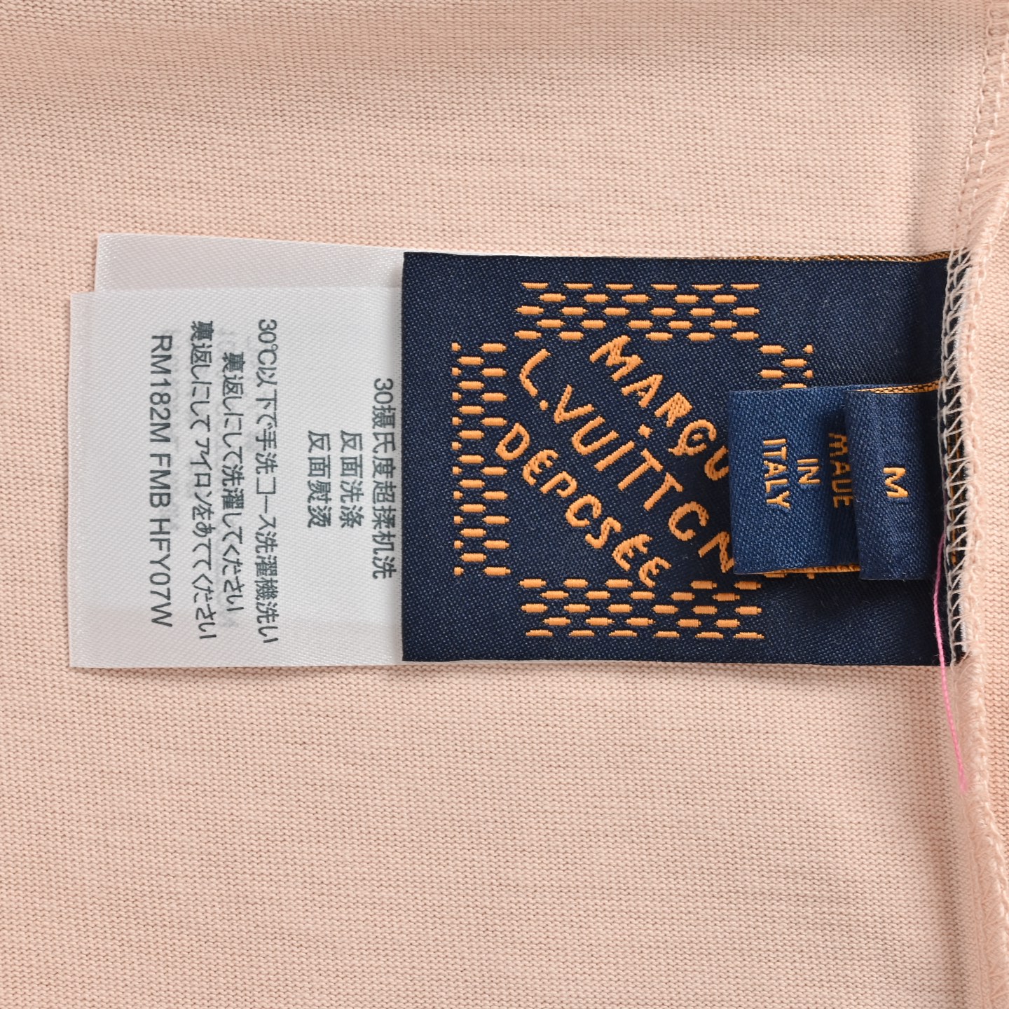 Louis Vuitton/路易威登 26ss 胸口皮牌logo短袖复古粉 Louis Vuitton/路易威登 26ss 胸口皮牌logo短袖复古粉