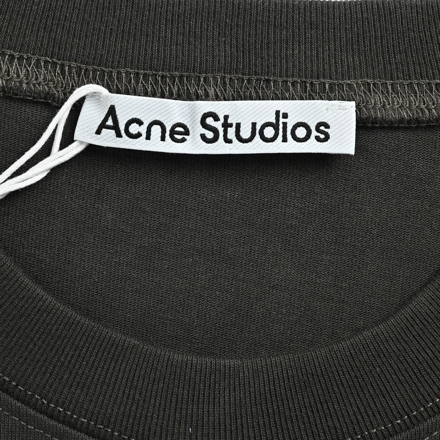 Acne Studios 渐变烫彩徽标短袖 采用双纱平纹料 颗粒肌理 挺括有型 透气不闷汗 采用立体印花-莆田鞋,莆田鞋货源,高仿鞋,高仿鞋货源,安福档口,莆田高仿鞋,莆田鞋批发,高仿鞋批发,莆田高仿运动鞋,高仿运动鞋,莆田运动鞋 Acne Studios 渐变烫彩徽标短袖 采用双纱平纹料 颗粒肌理 挺括有型 透气不闷汗 采用立体印花