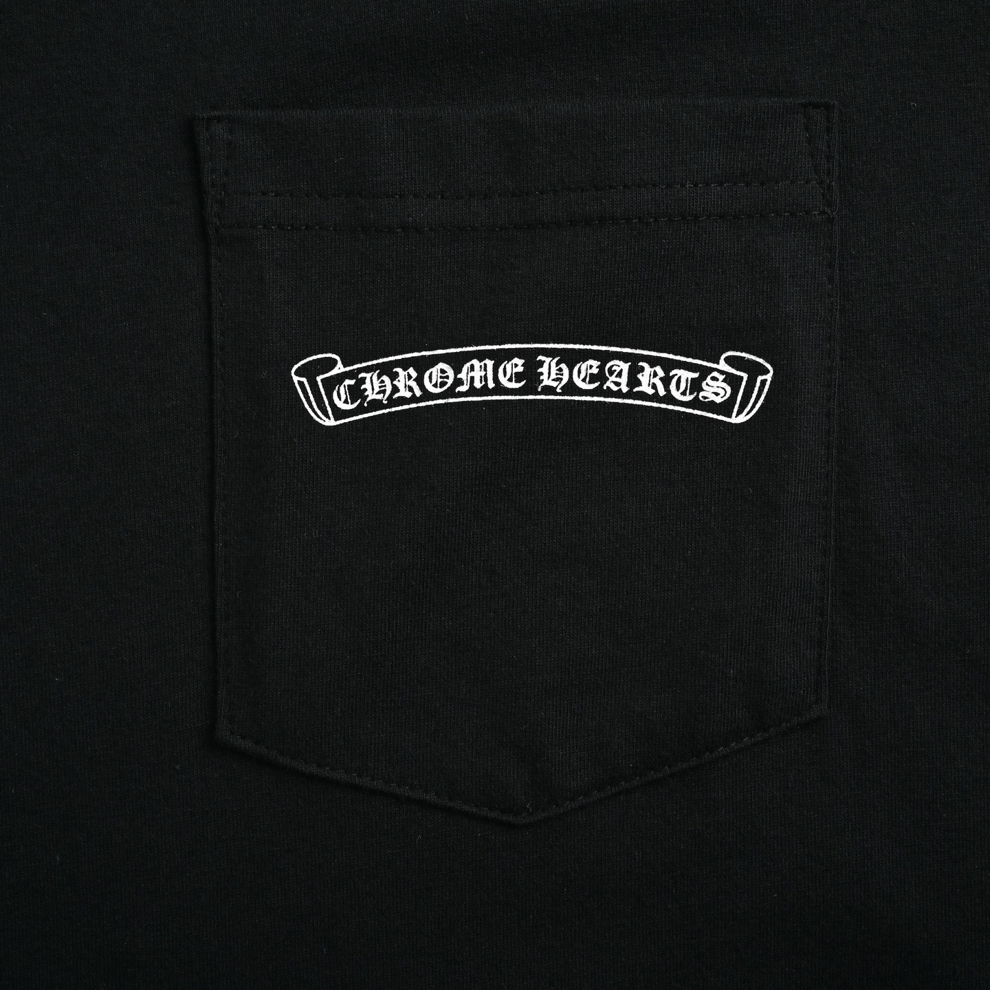 Chrome Hearts/克罗心 粉宝剑梵文印花短袖-莆田鞋,莆田鞋货源,高仿鞋,高仿鞋货源,安福档口,莆田高仿鞋,莆田鞋批发,高仿鞋批发,莆田高仿运动鞋,高仿运动鞋,莆田运动鞋 Chrome Hearts/克罗心 粉宝剑梵文印花短袖