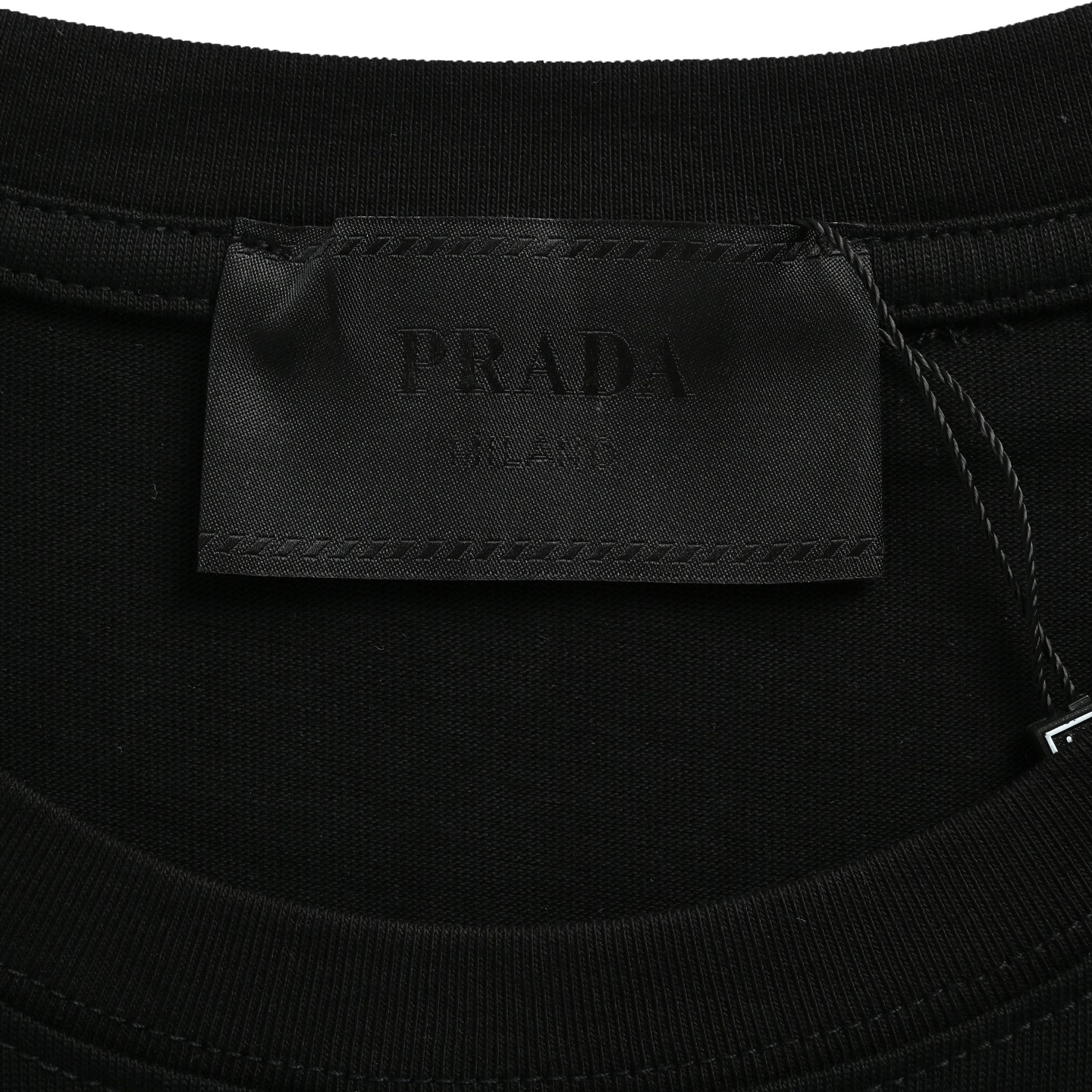 Prada/普拉达 25ss 贴布口袋拼接短袖-Chinese UA Cheap High Quatity Brand Clothes Bags handbags Sneakers wholesale wholesaler seller from China Factory suppliers Fashion Clothing Shoes best Quality Beautiful Price Prada/普拉达 25ss 贴布口袋拼接短袖