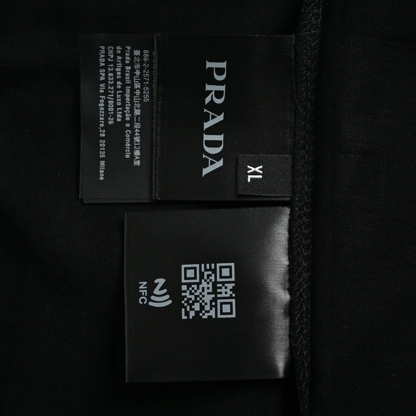 Prada/普拉达 25ss 贴布口袋拼接短袖-Chinese UA Cheap High Quatity Brand Clothes Bags handbags Sneakers wholesale wholesaler seller from China Factory suppliers Fashion Clothing Shoes best Quality Beautiful Price Prada/普拉达 25ss 贴布口袋拼接短袖