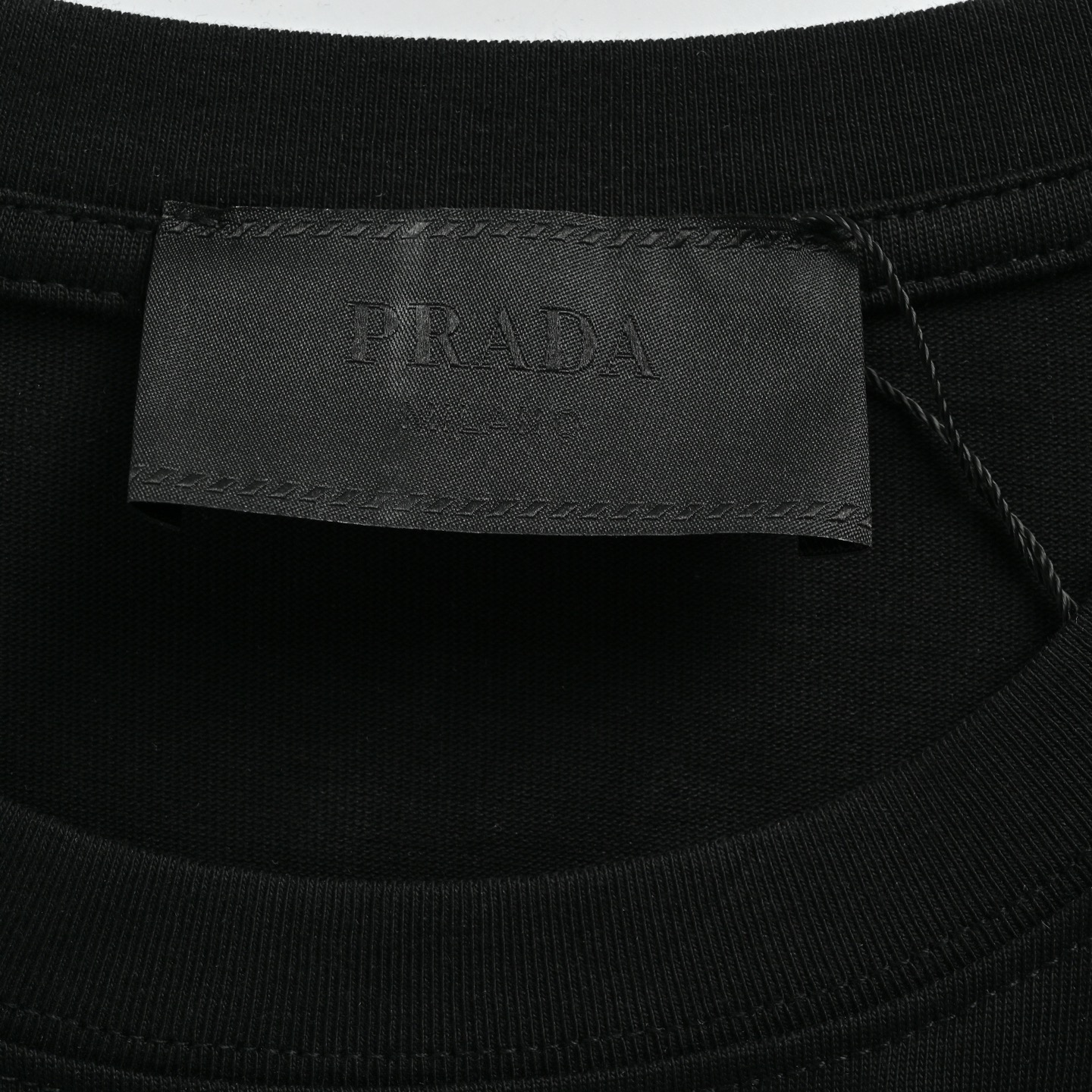 Prada/普拉达 25ss 真皮黑口袋短袖