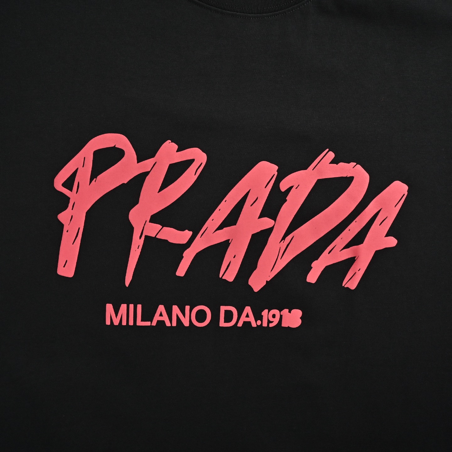 Prada/普拉达 红色涂鸦签名短袖 黑色 白色