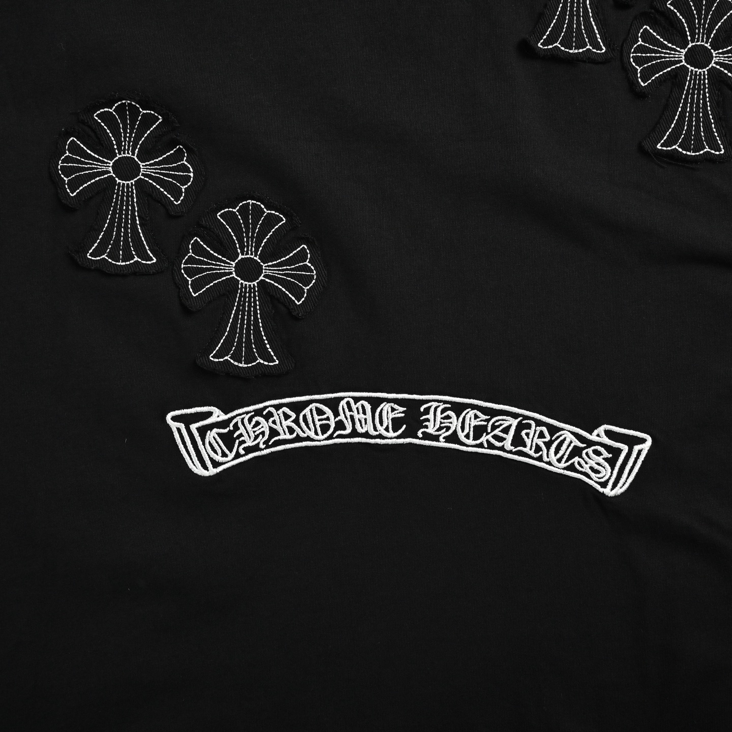 Chrome Hearts/克罗心 多标贴布十字架刺绣短袖 黑色 白色-Top High Quatity Cheap Sneakers Fashion Clothing Clothes Bags handbags Shoes of all Brand wholesale With The best Quality And Beautiful Price from China Factory Chinese suppliers wholesaler seller Chrome Hearts/克罗心 多标贴布十字架刺绣短袖 黑色 白色