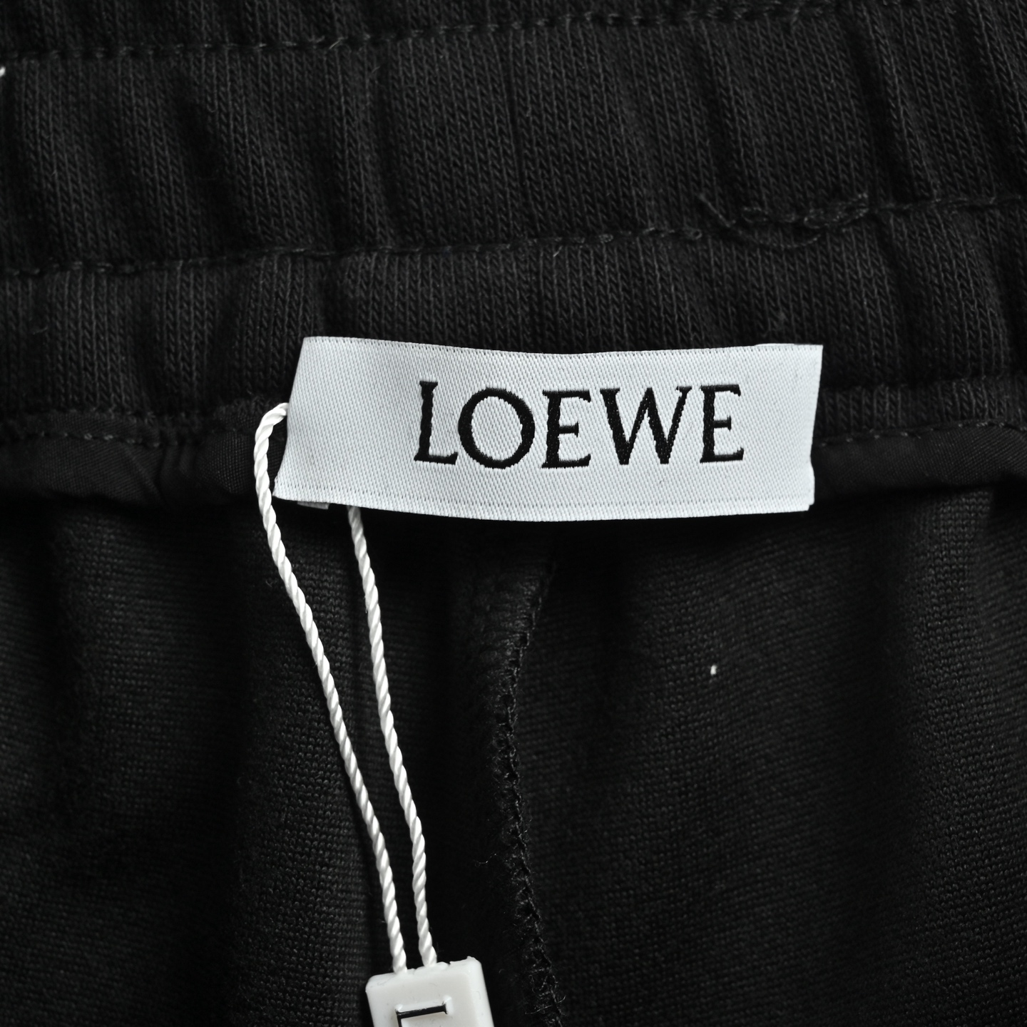 Loewe/罗意威 缝线皮革立体logo短裤 罗意威新款短裤-Top High Quatity Cheap Sneakers Fashion Clothing Clothes Bags handbags Shoes of all Brand wholesale With The best Quality And Beautiful Price from China Factory Chinese suppliers wholesaler seller Loewe/罗意威 缝线皮革立体logo短裤 罗意威新款短裤