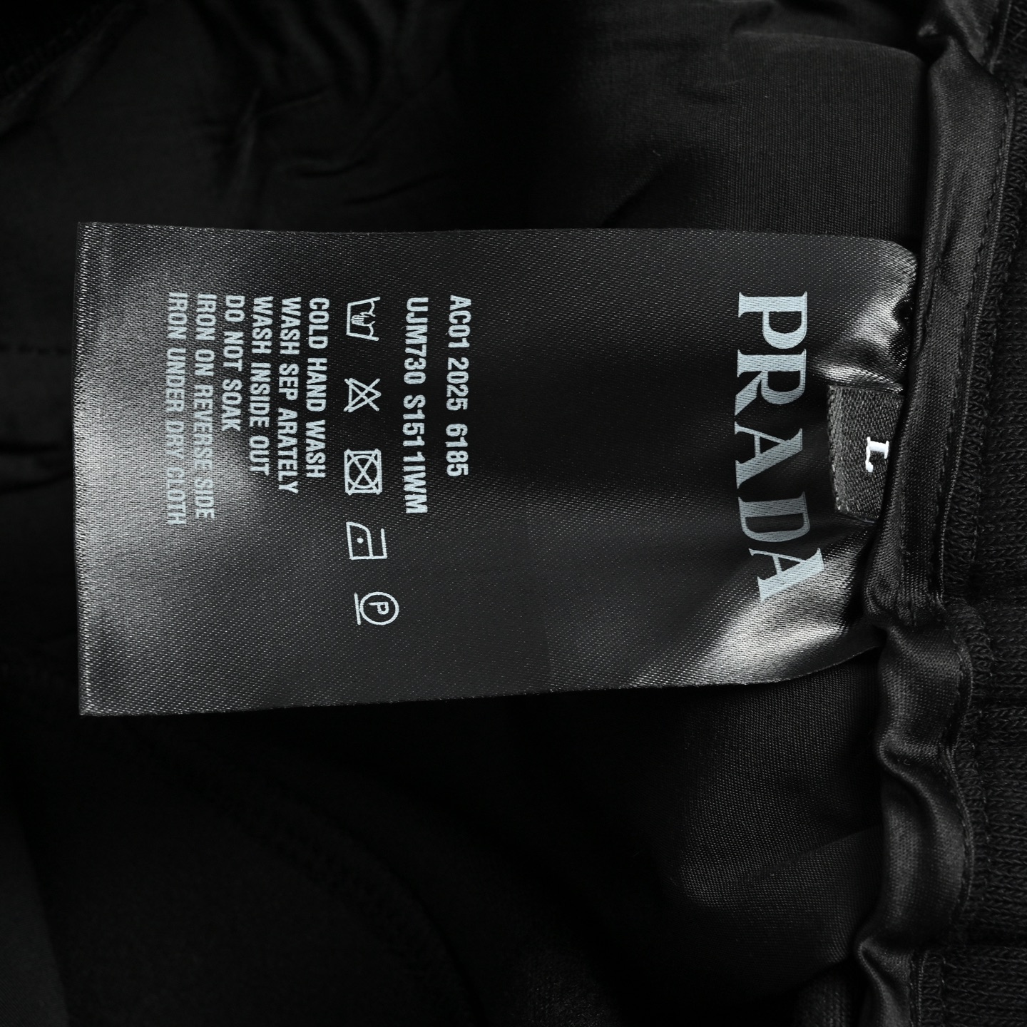 Prada/普拉达 26ss 徽章字母刺绣短裤-Top High Quatity Cheap Sneakers Fashion Clothing Clothes Bags handbags Shoes of all Brand wholesale With The best Quality And Beautiful Price from China Factory Chinese suppliers wholesaler seller Prada/普拉达 26ss 徽章字母刺绣短裤