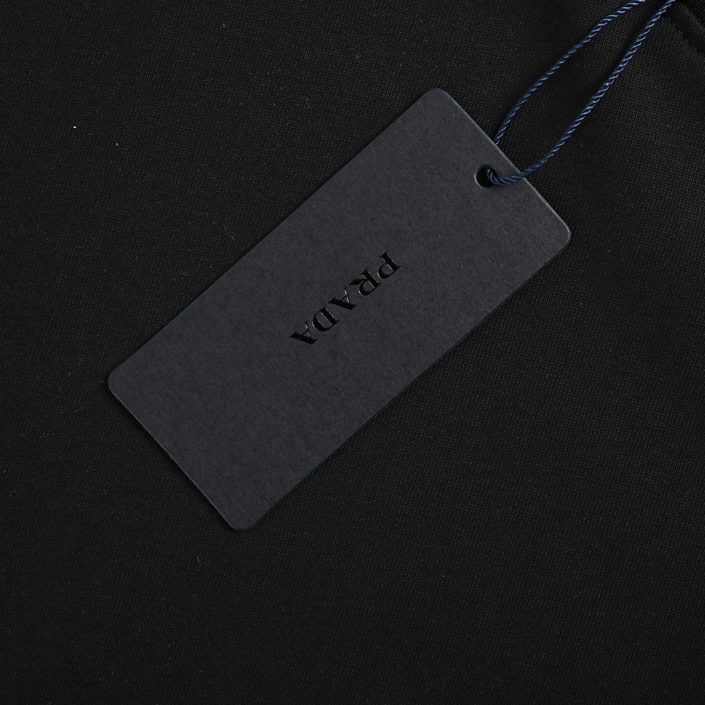 Prada/普拉达 26ss 徽章字母刺绣短袖-Chinese UA Cheap High Quatity Brand Clothes Bags handbags Sneakers wholesale wholesaler seller from China Factory suppliers Fashion Clothing Shoes best Quality Beautiful Price Prada/普拉达 26ss 徽章字母刺绣短袖
