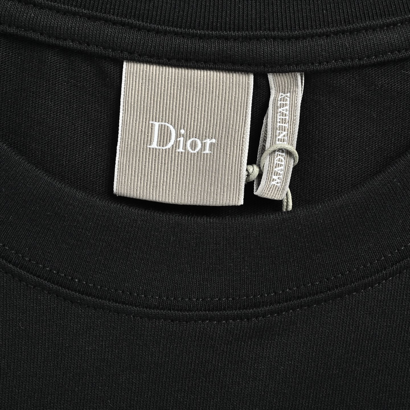 Dior/迪奥 胸口暗纹字母刺绣短袖 Dior这款LOGO刺绣短袖T恤-莆田鞋,莆田鞋货源,高仿鞋,高仿鞋货源,安福档口,莆田高仿鞋,莆田鞋批发,高仿鞋批发,莆田高仿运动鞋,高仿运动鞋,莆田运动鞋 Dior/迪奥 胸口暗纹字母刺绣短袖 Dior这款LOGO刺绣短袖T恤