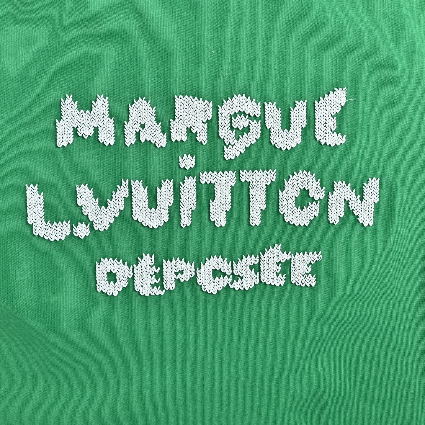 Louis Vuitton/路易威登 26ss 刺绣字母短袖 绿色-莆田鞋,莆田鞋货源,高仿鞋,高仿鞋货源,安福档口,莆田高仿鞋,莆田鞋批发,高仿鞋批发,莆田高仿运动鞋,高仿运动鞋,莆田运动鞋 Louis Vuitton/路易威登 26ss 刺绣字母短袖 绿色