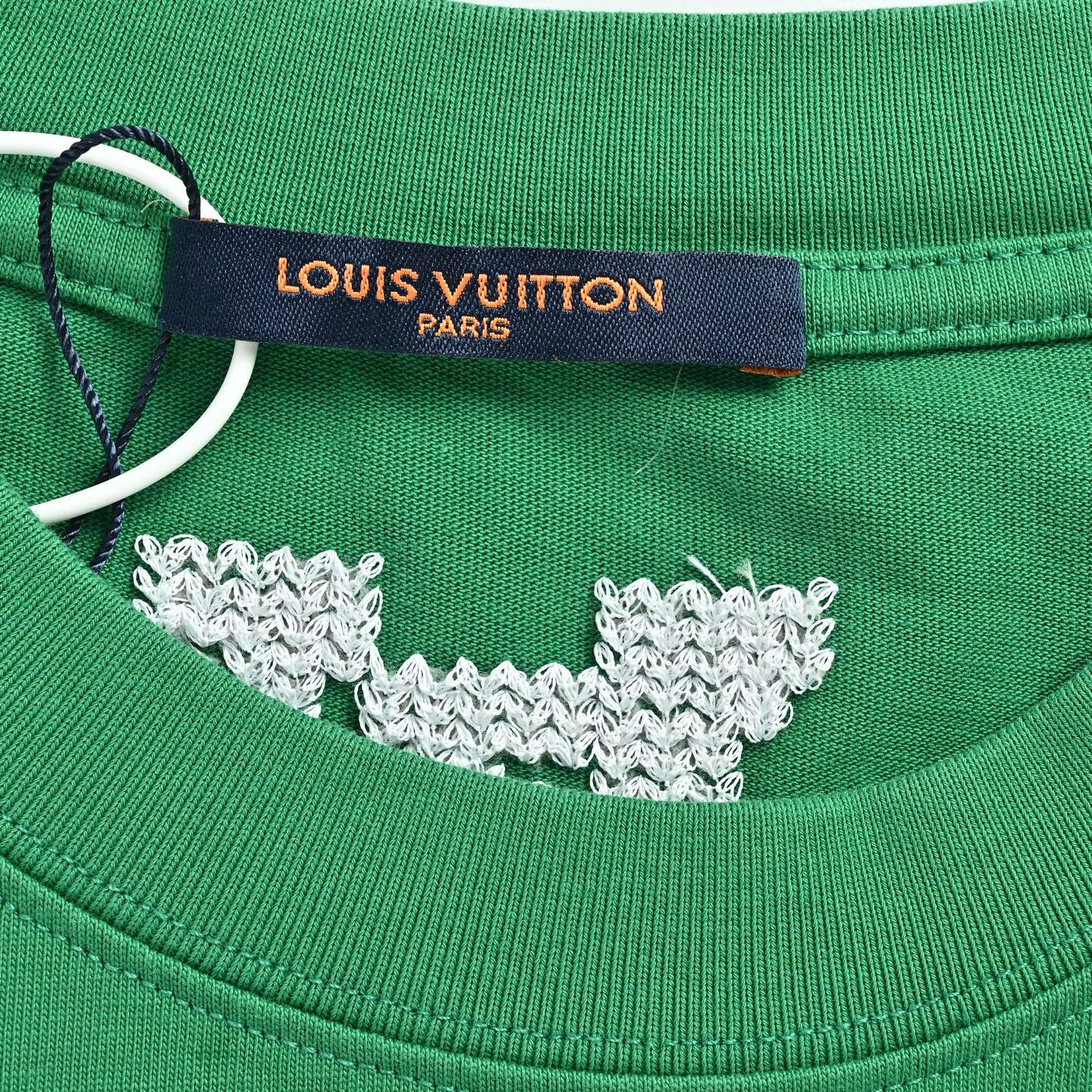 Louis Vuitton/路易威登 26ss 刺绣字母短袖 绿色-莆田鞋,莆田鞋货源,高仿鞋,高仿鞋货源,安福档口,莆田高仿鞋,莆田鞋批发,高仿鞋批发,莆田高仿运动鞋,高仿运动鞋,莆田运动鞋 Louis Vuitton/路易威登 26ss 刺绣字母短袖 绿色