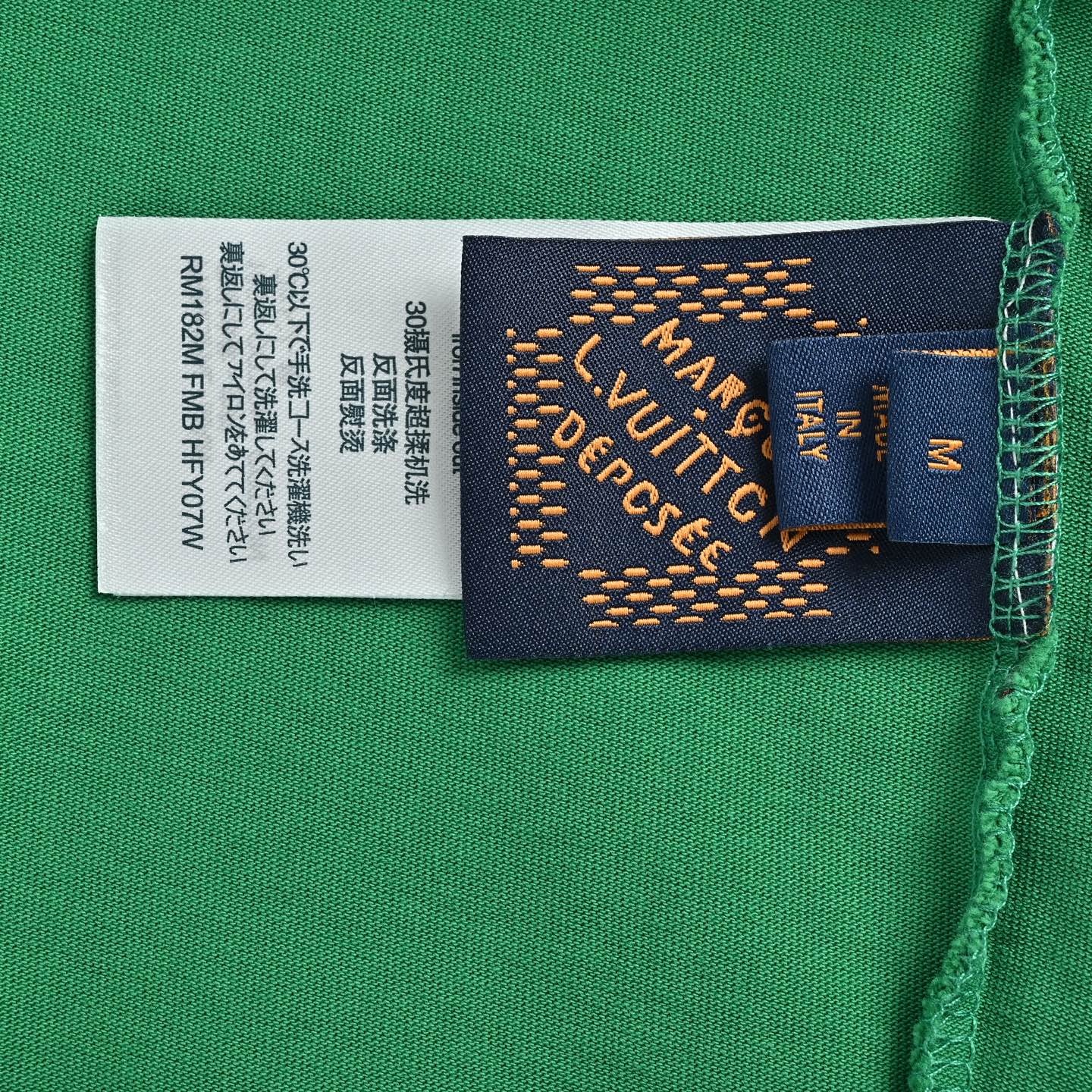 Louis Vuitton/路易威登 26ss 刺绣字母短袖 绿色-莆田鞋,莆田鞋货源,高仿鞋,高仿鞋货源,安福档口,莆田高仿鞋,莆田鞋批发,高仿鞋批发,莆田高仿运动鞋,高仿运动鞋,莆田运动鞋 Louis Vuitton/路易威登 26ss 刺绣字母短袖 绿色