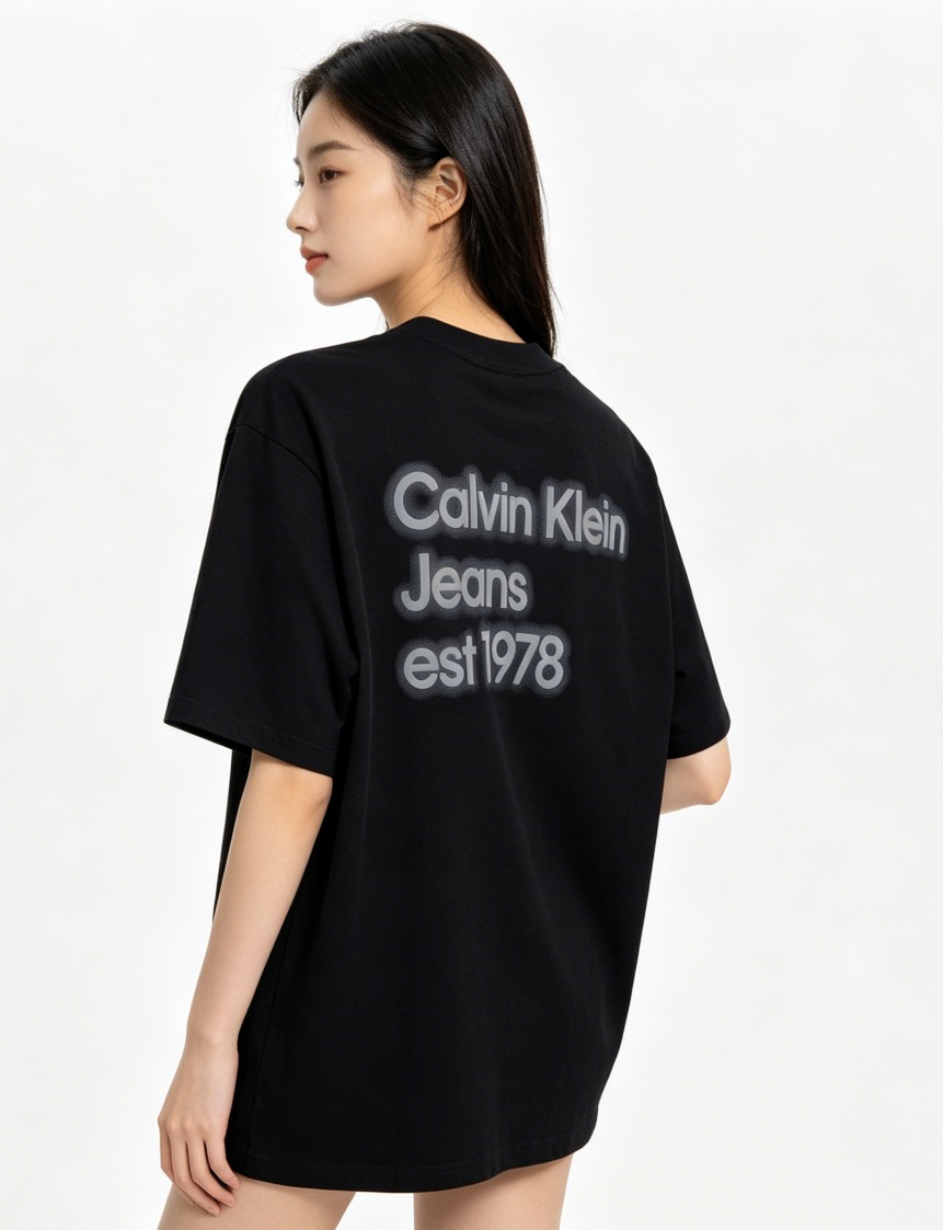 #Calvin Klein CK 24ss 后背1978发泡印花圆领短袖上身效果