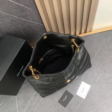 中号8822-升级版LOULOU PUFFER 绗缝小羊皮包,100%小羊皮制作,手感柔软细腻,犹如怀抱 中号8822-升级版LOULOU PUFFER 绗缝小羊皮包,100%小羊皮制作,手感柔软细腻,犹如怀抱
