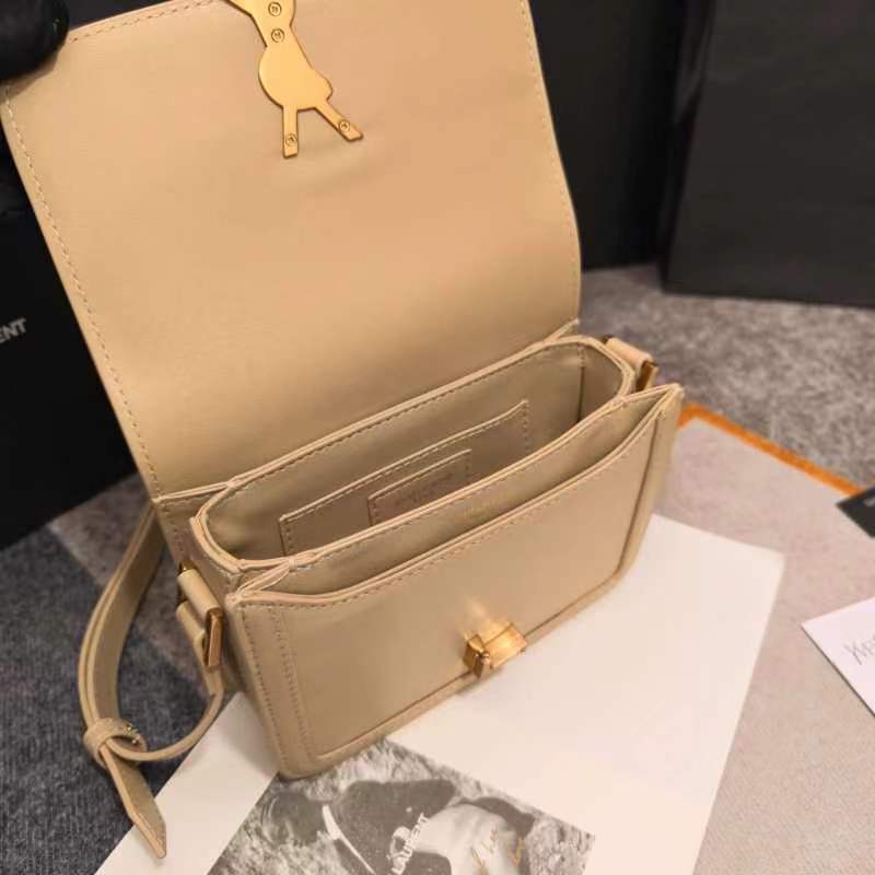 𝑺𝑶𝑳𝑭𝑬𝑹𝑰𝑵𝑶 𝑩𝑶𝑿 】 杏色金扣_大23小号19cm 必火爆款，还没上市就攻陷了整个时尚圈，怀旧