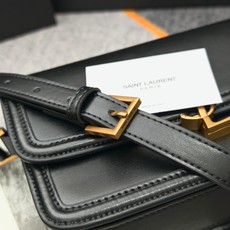 𝑺𝑶𝑳𝑭𝑬𝑹𝑰𝑵𝑶 𝑩𝑶𝑿 】 黑色色金扣_大23小号19cm 必火爆款,还没上市就攻陷了整个时尚圈,怀 𝑺𝑶𝑳𝑭𝑬𝑹𝑰𝑵𝑶 𝑩𝑶𝑿 】 黑色色金扣_大23小号19cm 必火爆款,还没上市就攻陷了整个时尚圈,怀