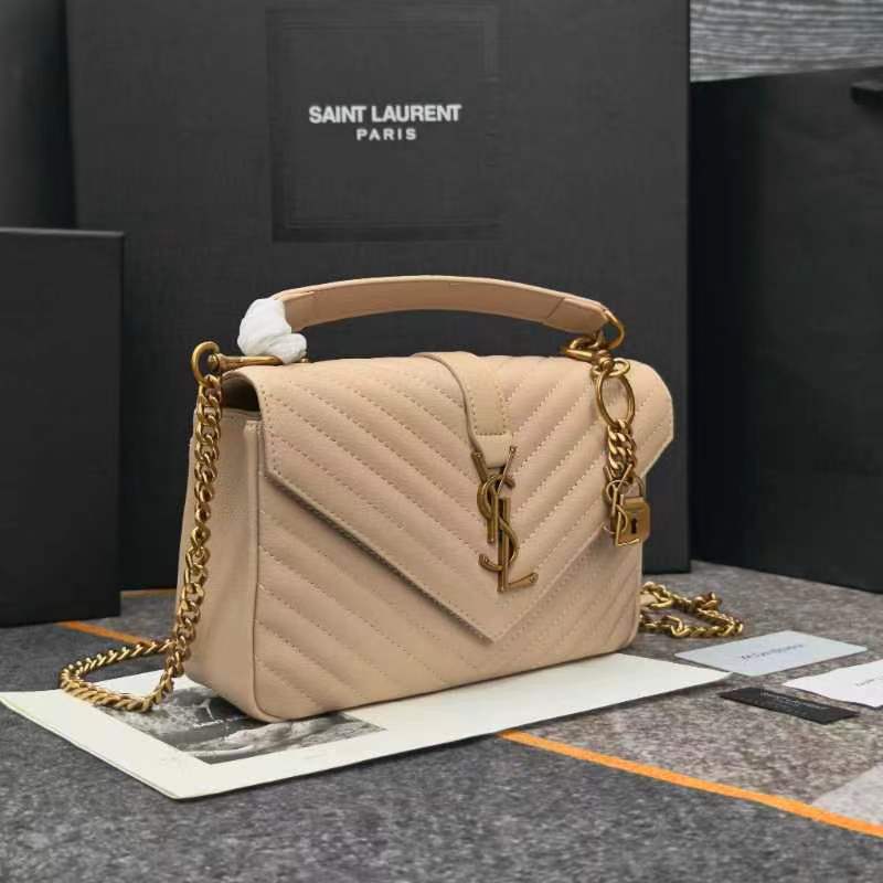 万年款邮差包，火辣辣的劲爆款24Cm，街拍神器，众多明星好莱坞女神的首选款式，怎么搭都好看、怎么搭都毫无