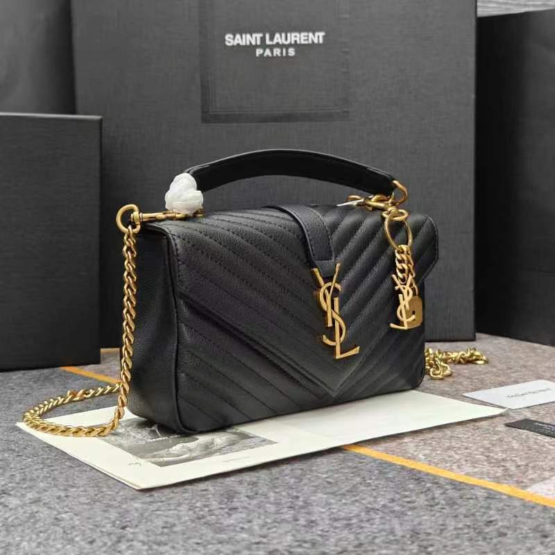 万年款邮差包，火辣辣的劲爆款24Cm，街拍神器，众多明星好莱坞女神的首选款式，怎么搭都好看、怎么搭都毫无