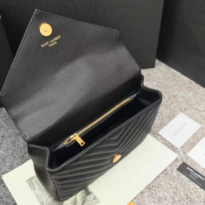 万年款邮差包，火辣辣的劲爆款24Cm，街拍神器，众多明星好莱坞女神的首选款式，怎么搭都好看、怎么搭都毫无