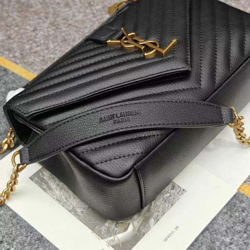 万年款邮差包，火辣辣的劲爆款24Cm，街拍神器，众多明星好莱坞女神的首选款式，怎么搭都好看、怎么搭都毫无
