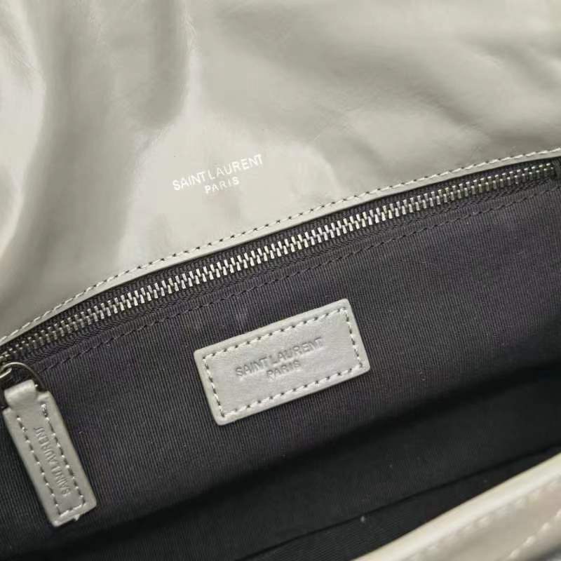 8858，浅灰色大号28 cm 史上最火爆的NIKI ，新版本增加了D扣，承重能力加倍！轻巧大气！主要是