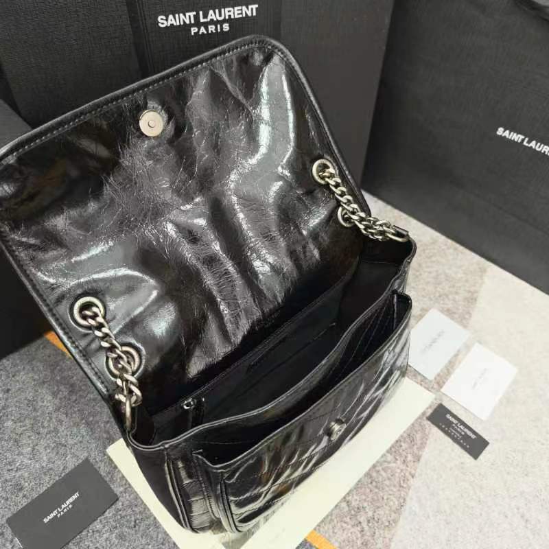 8858，黑色大号28 cm 史上最火爆的NIKI ，新版本增加了D扣，承重能力加倍！轻巧大气！主要是特