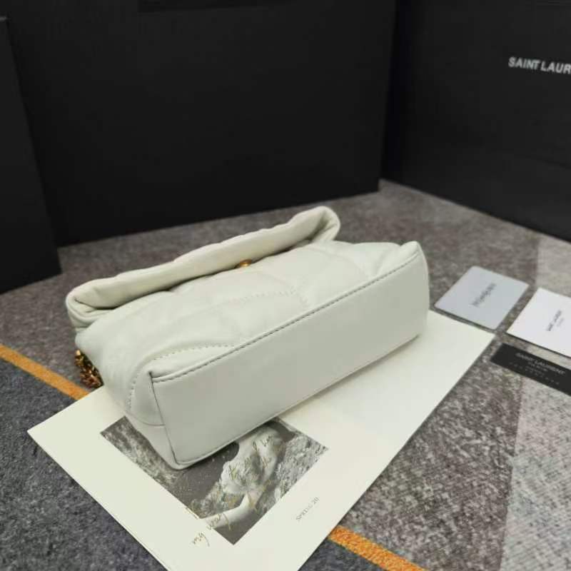 小号8821-升级头层小羊皮版LOULOU PUFFER 绗缝小羊皮包，100%小羊皮制作，手感柔软细腻