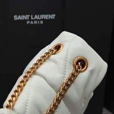 中号8822-升级版LOULOU PUFFER 绗缝小羊皮包,100%小羊皮制作,手感柔软细腻,犹如怀抱 中号8822-升级版LOULOU PUFFER 绗缝小羊皮包,100%小羊皮制作,手感柔软细腻,犹如怀抱