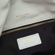 中号8822-升级版LOULOU PUFFER 绗缝小羊皮包,100%小羊皮制作,手感柔软细腻,犹如怀抱 中号8822-升级版LOULOU PUFFER 绗缝小羊皮包,100%小羊皮制作,手感柔软细腻,犹如怀抱