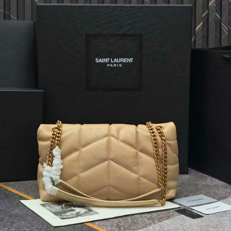 中号8822-升级版LOULOU PUFFER 绗缝小羊皮包，100%小羊皮制作，手感柔软细腻，犹如怀抱