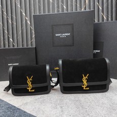 JAMIE_麂皮黑色8836新品大包真的有戳中我心巴,谁懂啊?💕麂皮,整个包型以经典复古做旧版的设计,打 JAMIE_麂皮黑色8836新品大包真的有戳中我心巴,谁懂啊?💕麂皮,整个包型以经典复古做旧版的设计,打