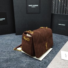 JAMIE8835_mini新品麂皮系列真的有戳中我心巴,谁懂啊?💕麂皮,整个包型以经典复古做旧版的设计 JAMIE8835_mini新品麂皮系列真的有戳中我心巴,谁懂啊?💕麂皮,整个包型以经典复古做旧版的设计