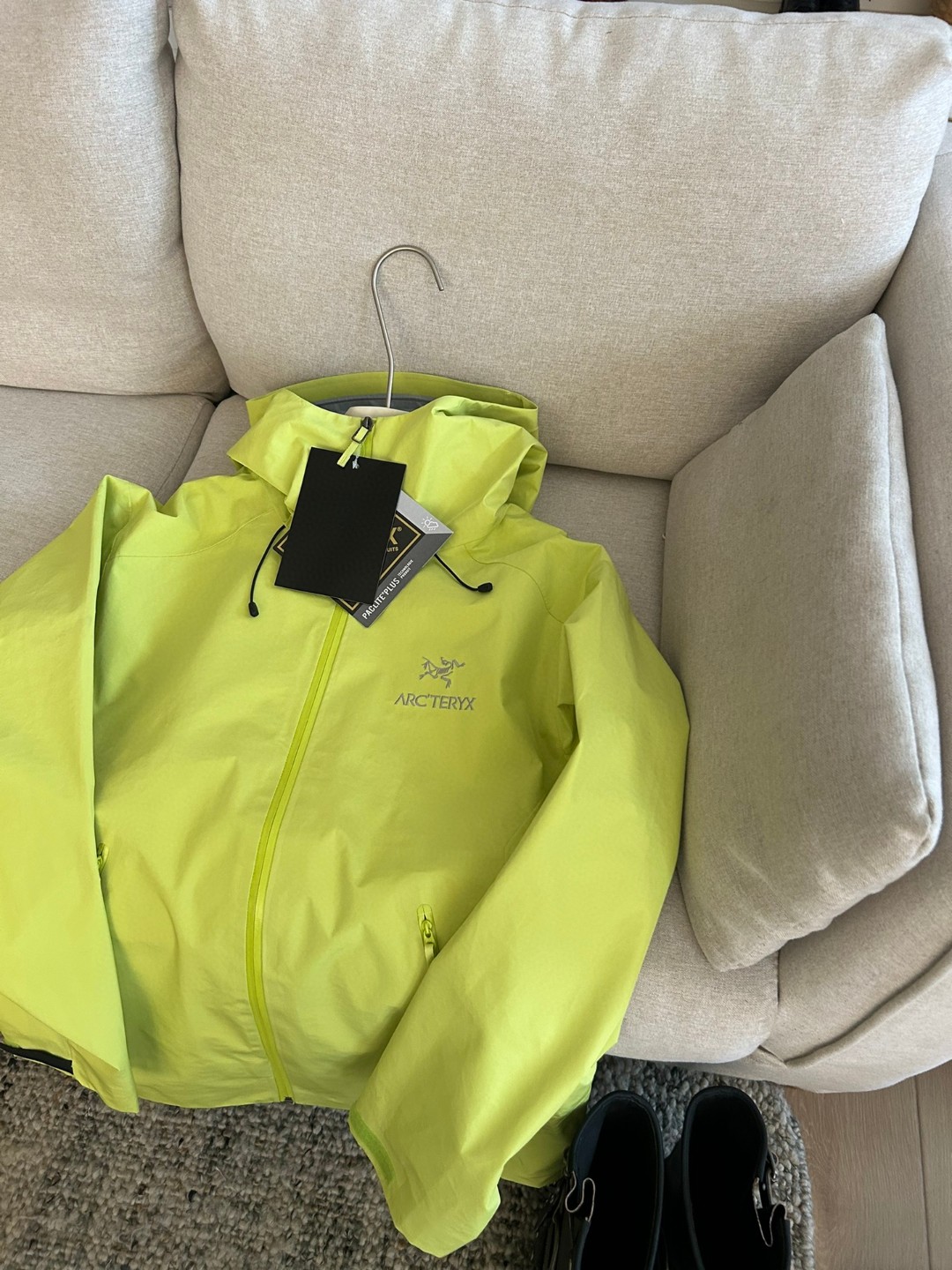 Arc'teryx Beta LT Gore-Tex Jacket - Lightweight & Weatherproof - Lime 5 a1740889322927 3767