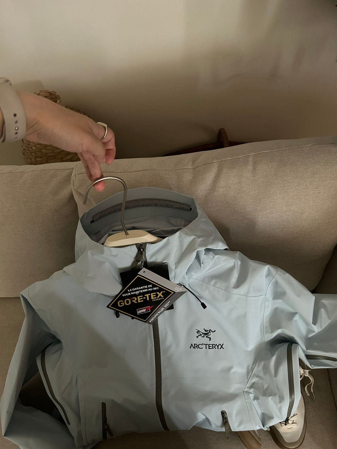 Arc'teryx BETA LT Gore-Tex Jacket: Lightweight, Waterproof, and Breathable 6 a1740889438741 7825