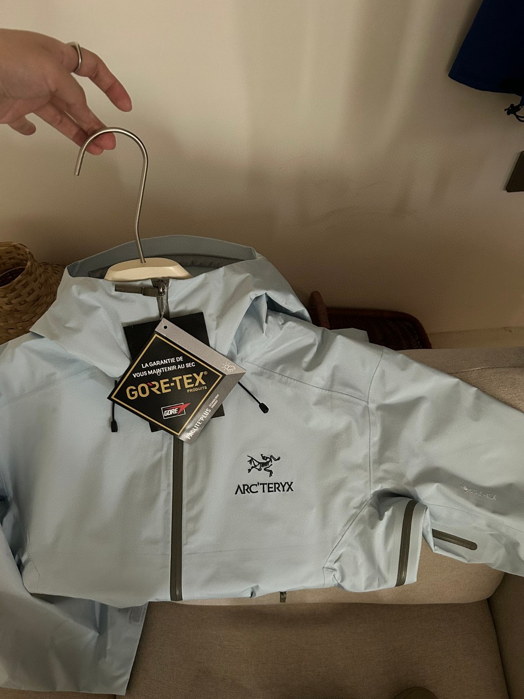 Arc'teryx BETA LT Gore-Tex Jacket: Lightweight, Waterproof, and Breathable 7 a1740889439922 4751