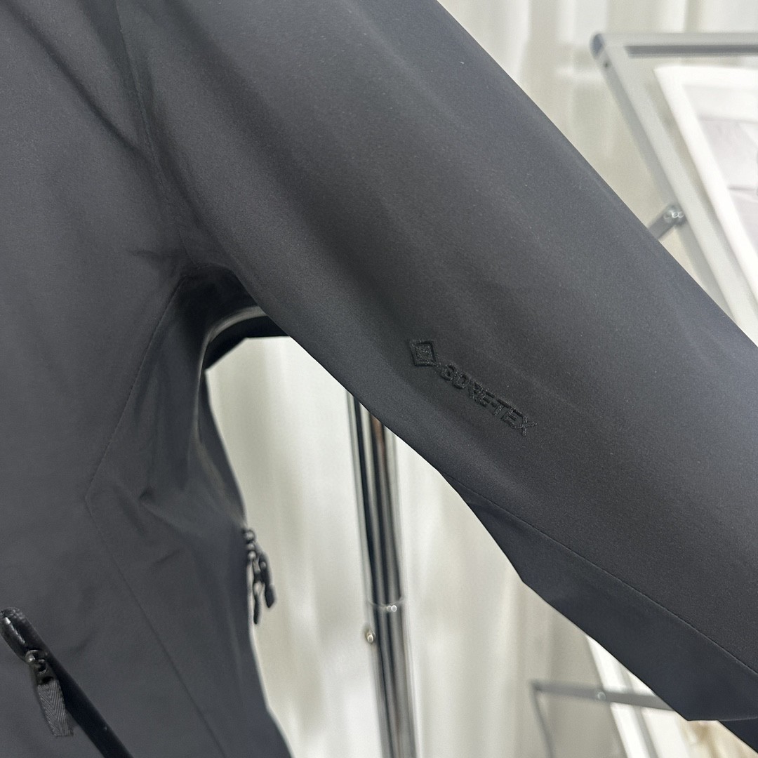Arc'teryx BETA LT Jacket - Waterproof Breathable Hooded Shell - All Weather 6 a1741795529048 0305