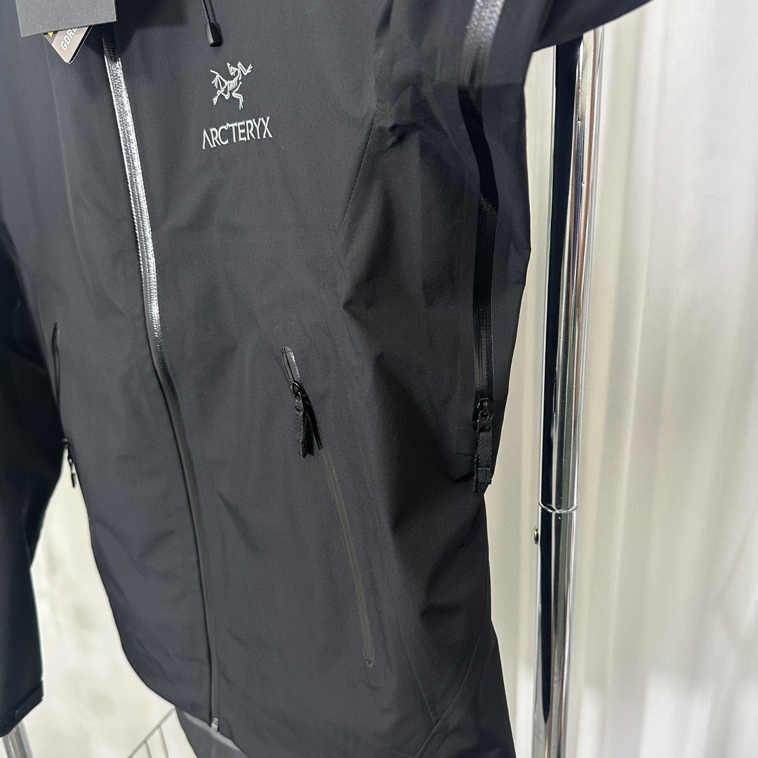 Arc'teryx BETA LT Jacket - Waterproof Breathable Hooded Shell - All Weather 7 a1741795530111 1240