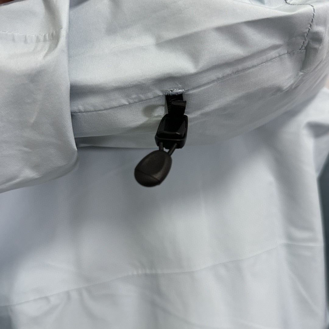 Arc'teryx Beta LT Jacket: Waterproof, Breathable, and Lightweight for Men 5 a1741795647159 7803