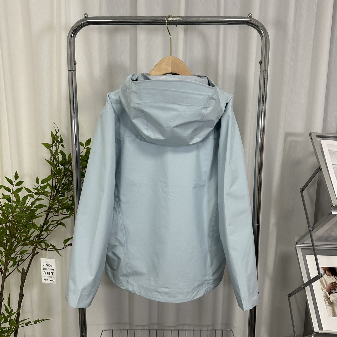 Arc'teryx Beta LT Jacket: Waterproof, Breathable, and Lightweight for Men 2 a1741795647162 2513