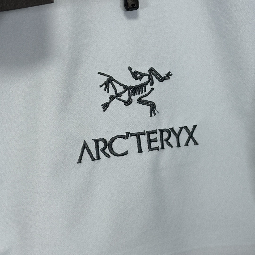 Arc'teryx Beta LT Jacket: Waterproof, Breathable, and Lightweight for Men 6 a1741795648020 4147