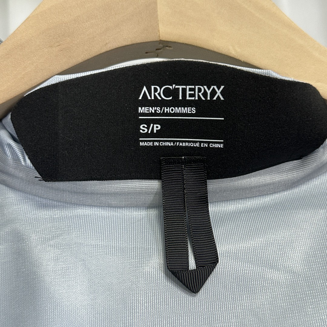 Arc'teryx Beta LT Jacket: Waterproof, Breathable, and Lightweight for Men 9 a1741795648023 1345