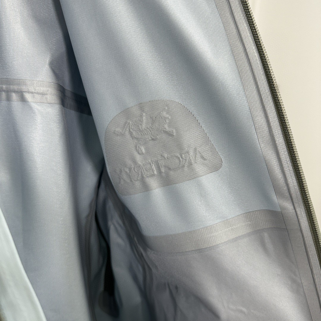 Arc'teryx Beta LT Jacket: Waterproof, Breathable, and Lightweight for Men 8 a1741795648023 8163